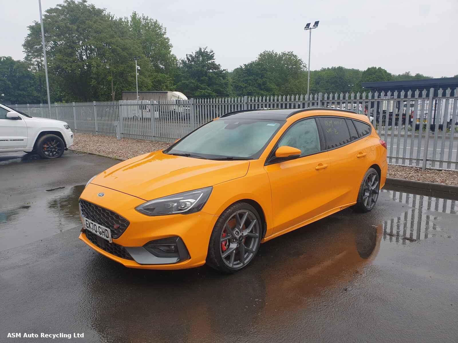View Auto part Ford Focus 2020 5 Door Estate Breaking