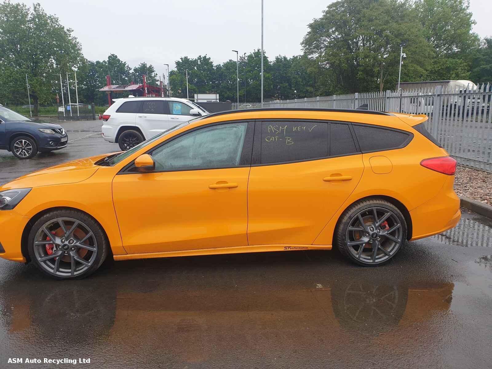 View Auto part Ford Focus 2020 5 Door Estate Breaking
