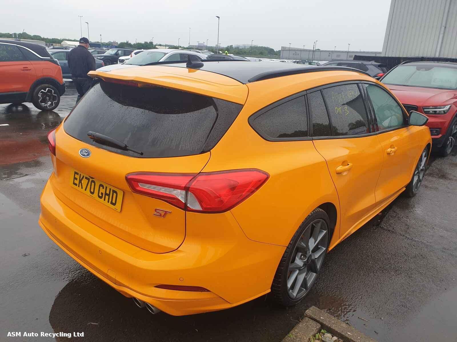 View Auto part Ford Focus 2020 5 Door Estate Breaking