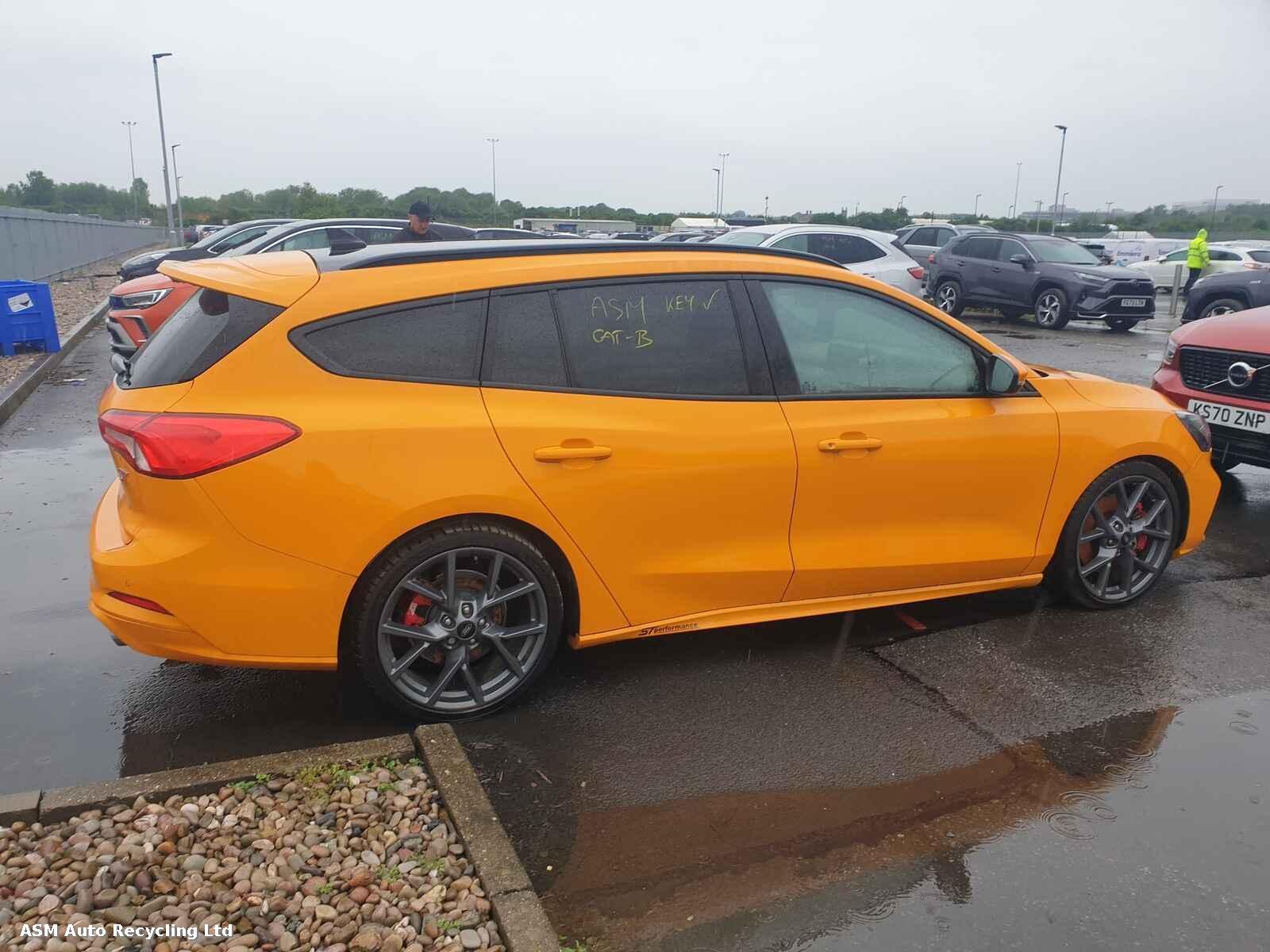 View Auto part Ford Focus 2020 5 Door Estate Breaking