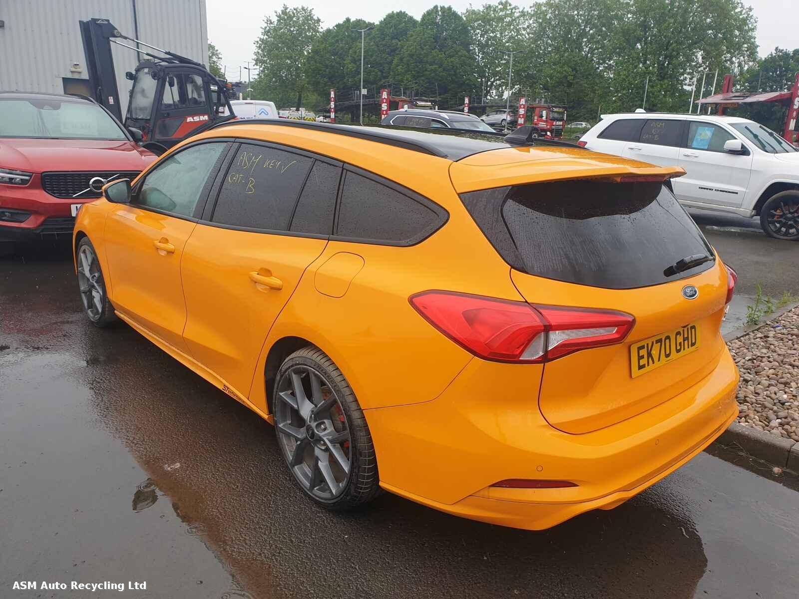View Auto part Ford Focus 2020 5 Door Estate Breaking