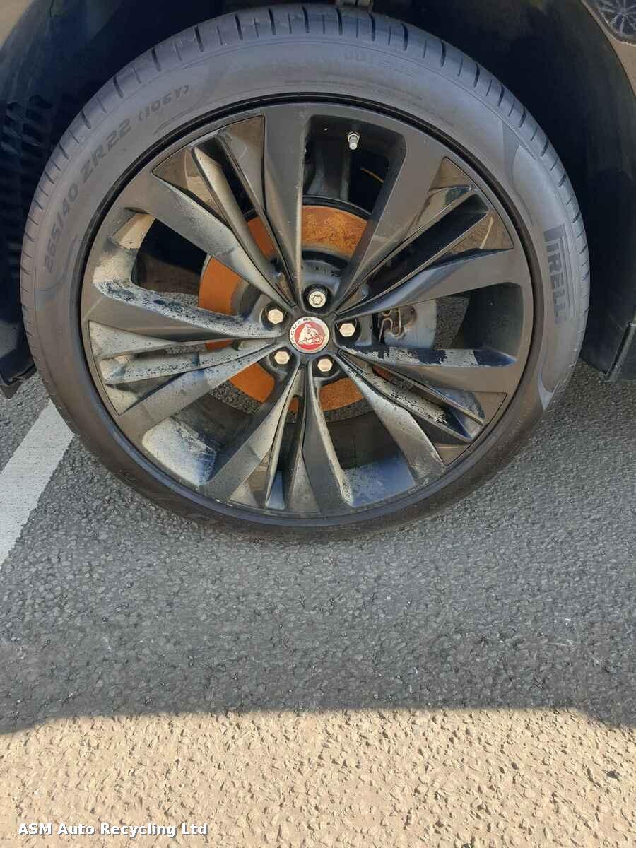 View Auto part Jaguar F-pace 2017 5 Door Estate Breaking