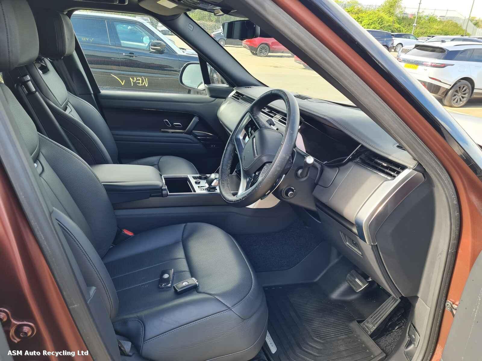View Auto part Land Rover Range Rover 2023 5 Door Estate Breaking
