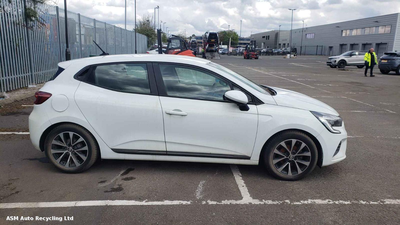 View Auto part Renault Clio 2021 5 Door Hatchback Breaking