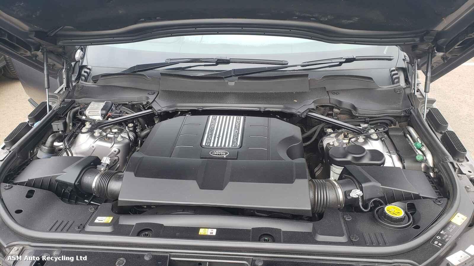 View Auto part Land Rover Range Rover 2020 5 Door Estate Breaking
