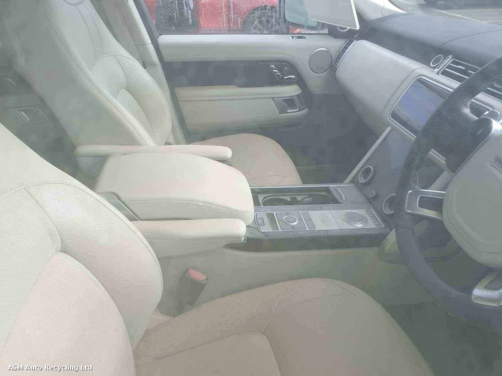 View Auto part Land Rover Range Rover 2020 5 Door Estate Breaking