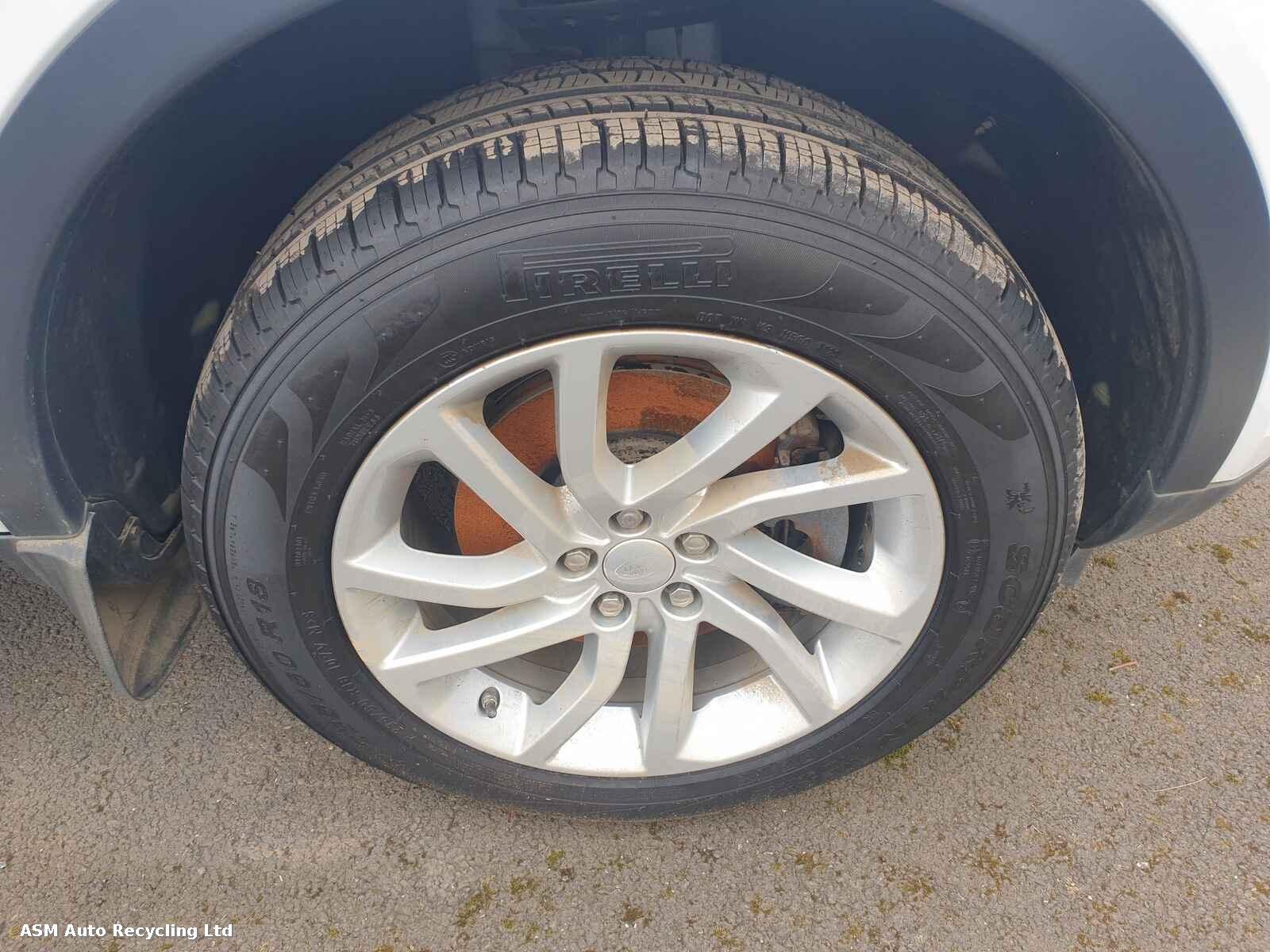 View Auto part Land Rover Discovery Sport 2019 5 Door Estate Breaking