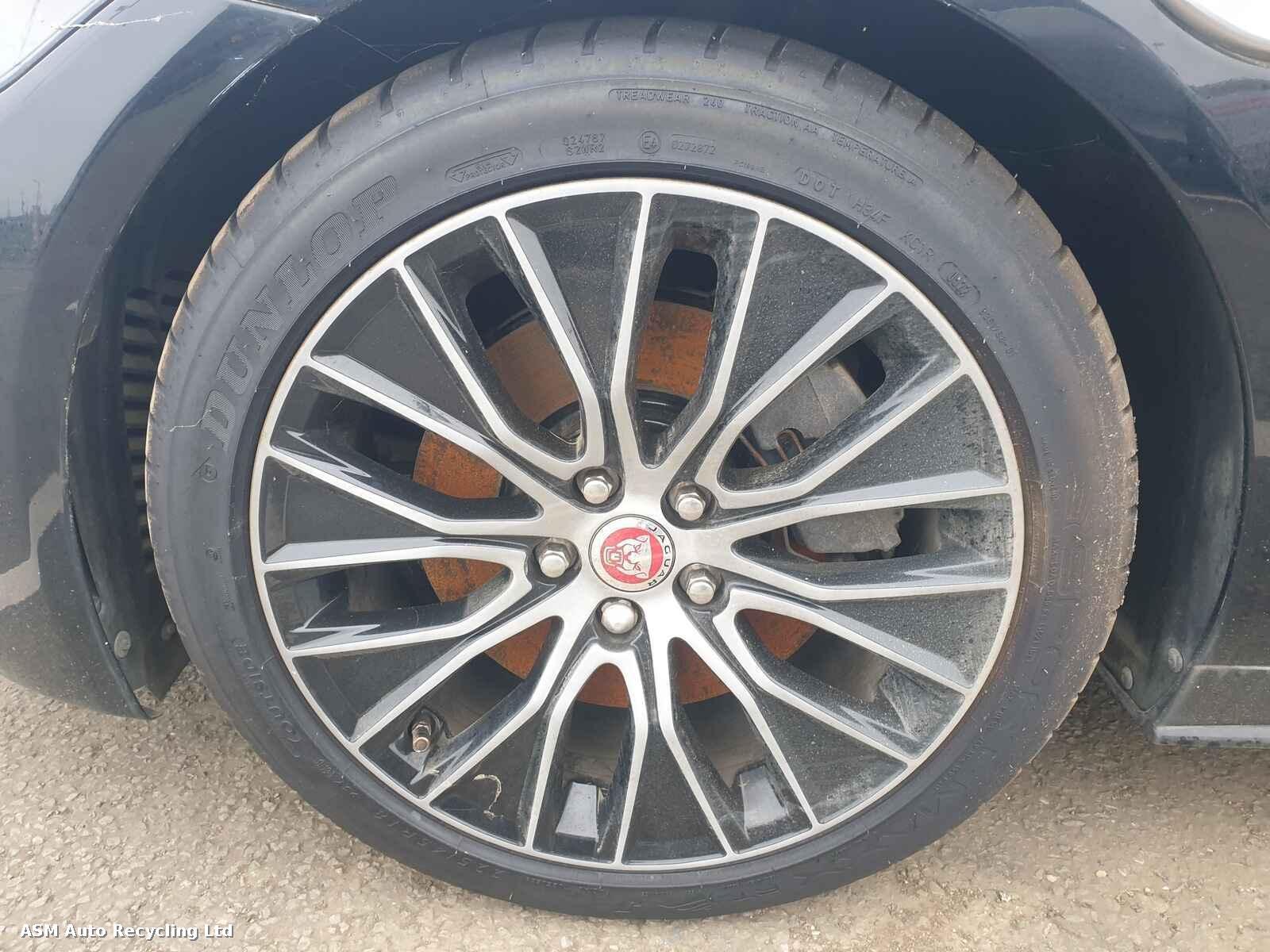 View Auto part Jaguar Xe 2019 4 Door Saloon Breaking
