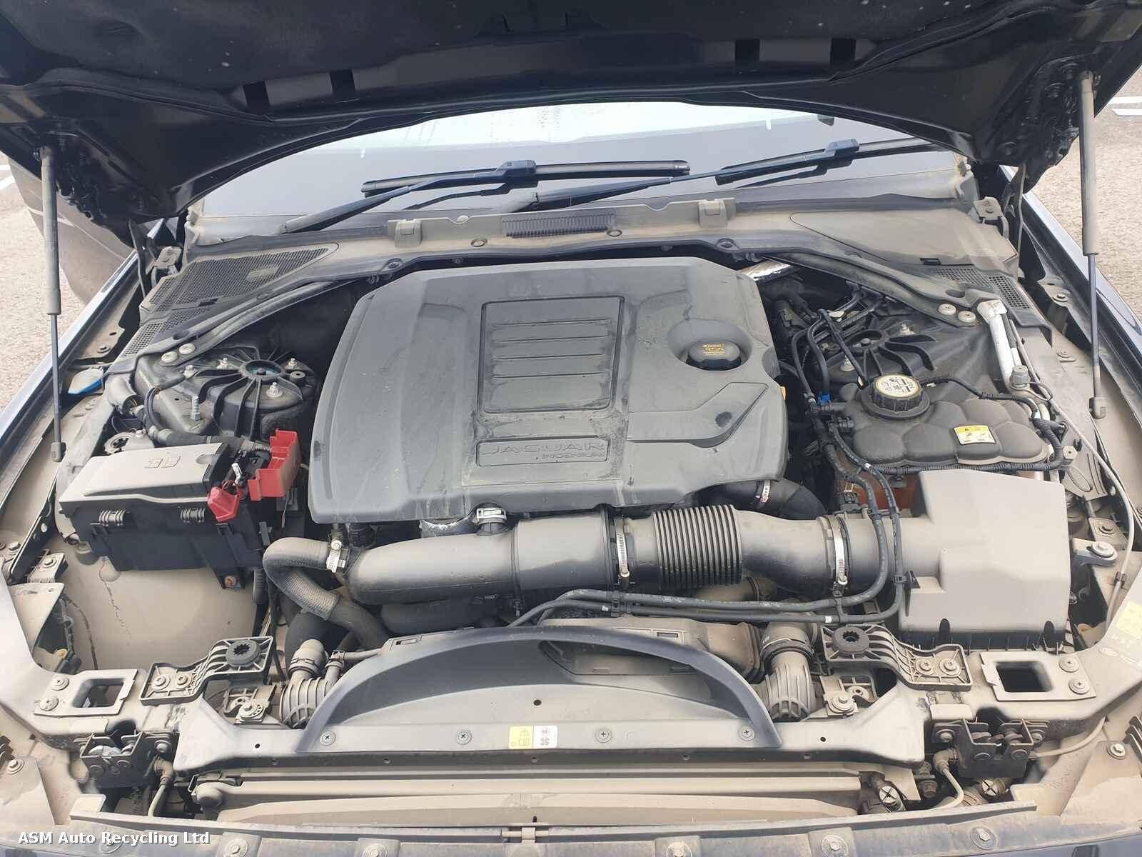 View Auto part Jaguar Xe 2019 4 Door Saloon Breaking