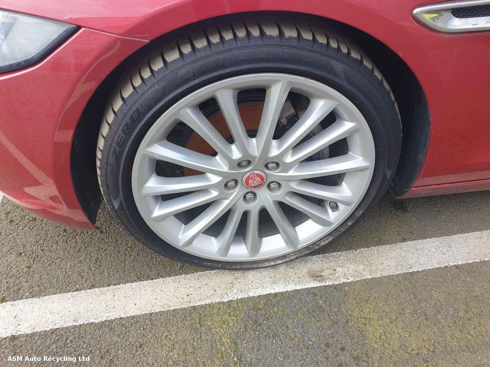 View Auto part Jaguar Xe 2017 4 Door Saloon Breaking