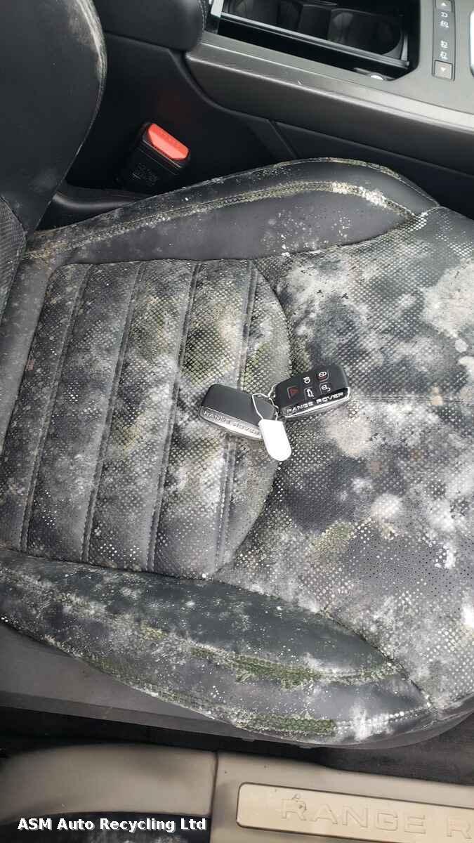 View Auto part Land Rover Range Rover Evoque 2019 5 Door Estate Breaking