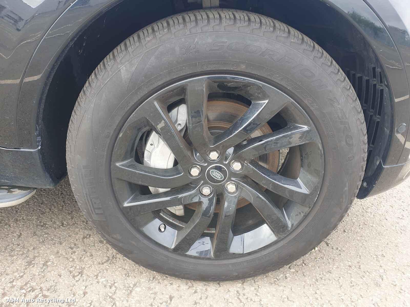 View Auto part Land Rover Discovery 2020 5 Door Estate Breaking