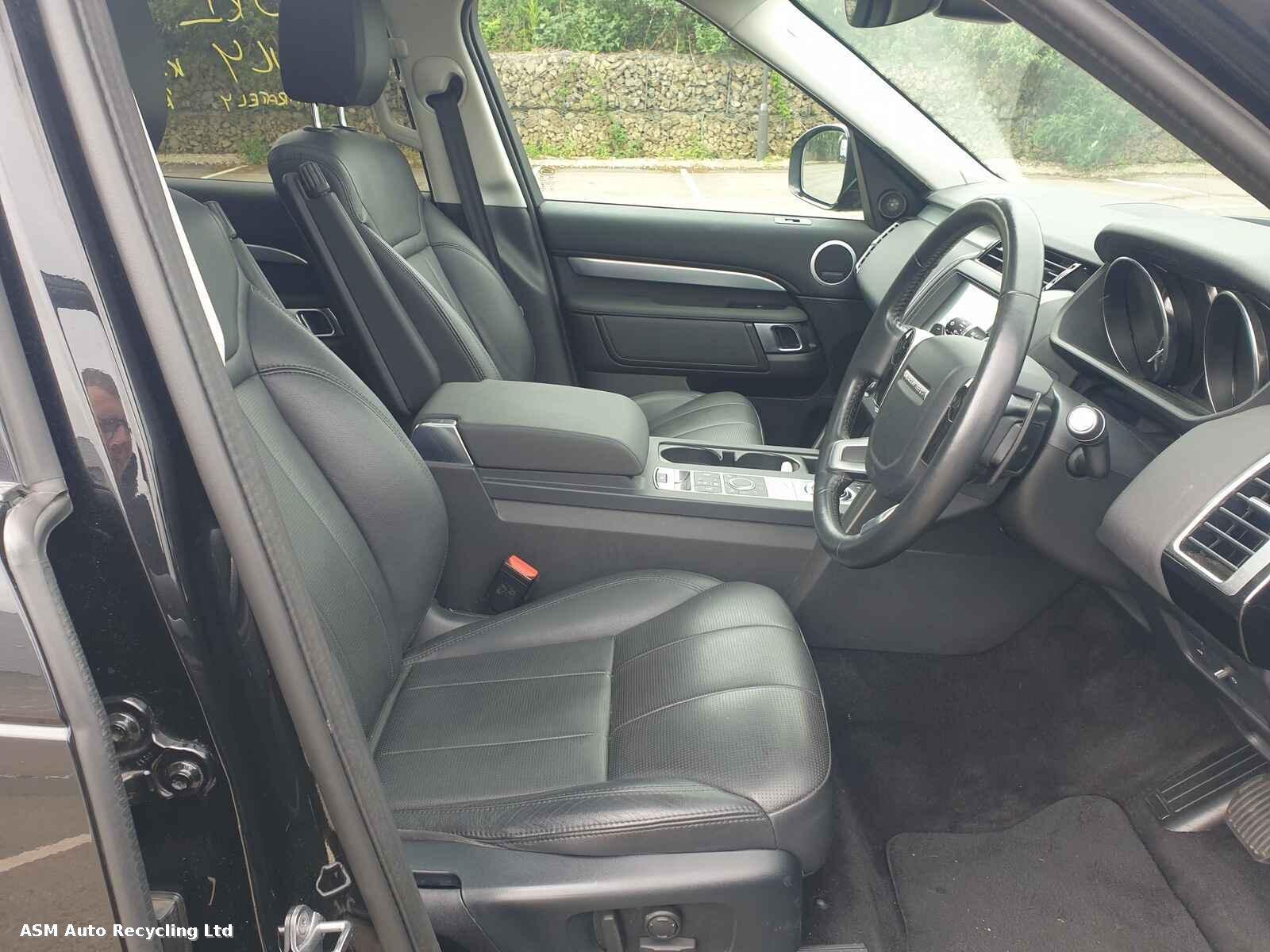 View Auto part Land Rover Discovery 2020 5 Door Estate Breaking
