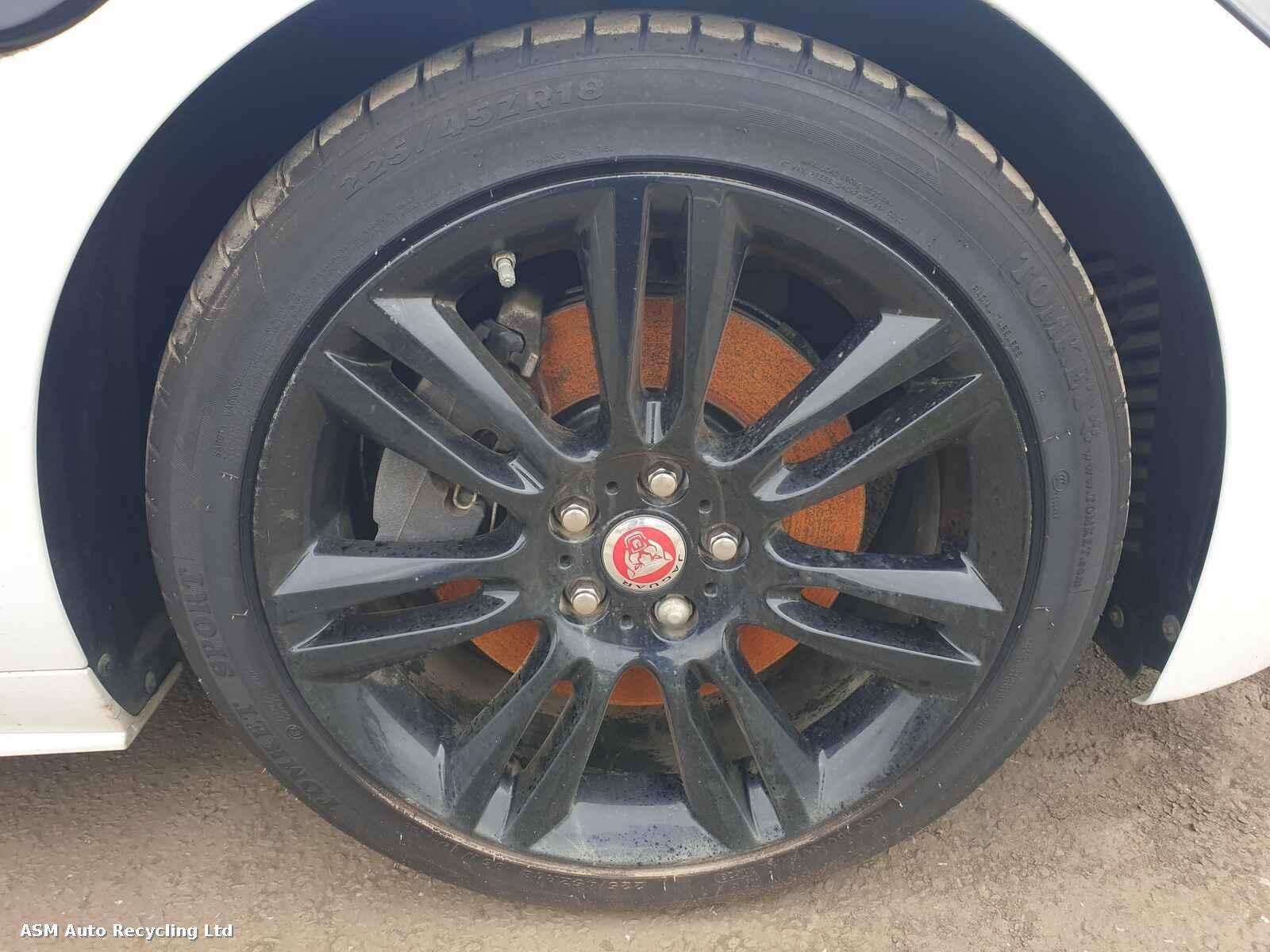 View Auto part Jaguar Xe 2019 4 Door Saloon Breaking