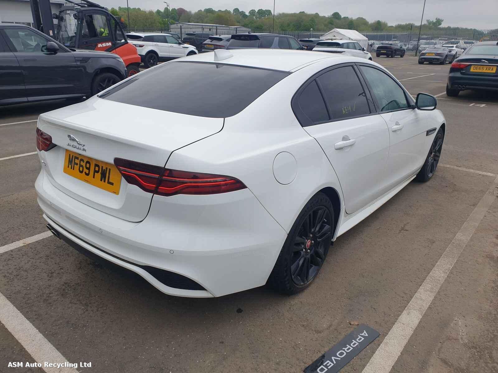 View Auto part Jaguar Xe 2019 4 Door Saloon Breaking
