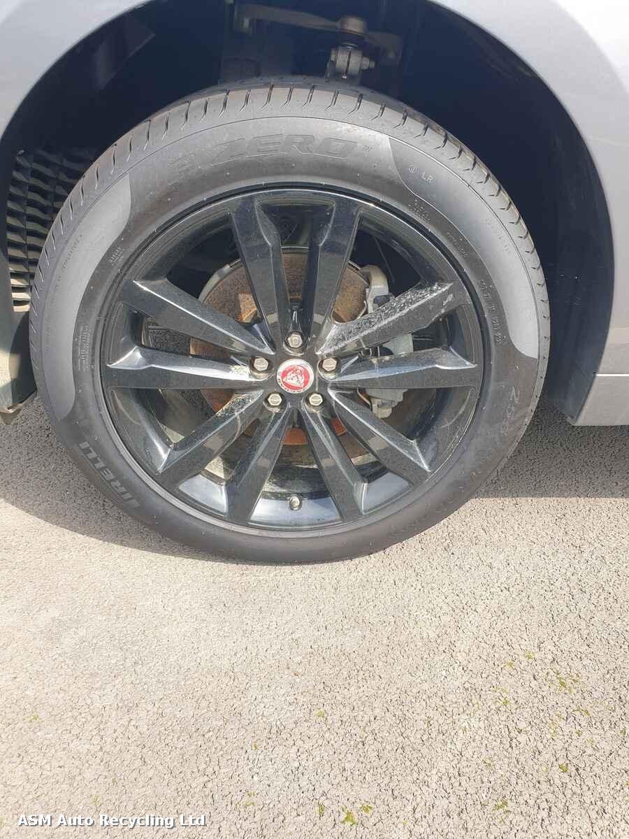View Auto part Jaguar F-pace 2020 5 Door Estate Breaking