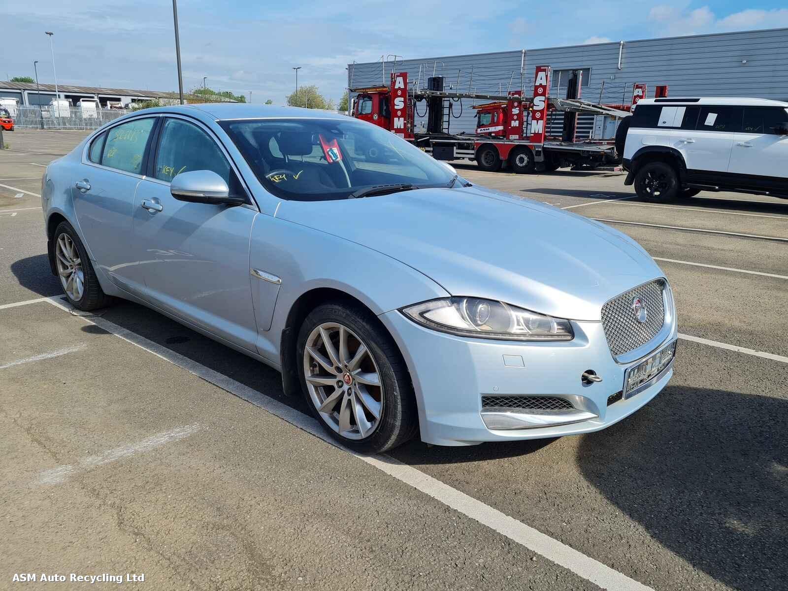 Image for a Jaguar Xf 2014 4 Door Saloon Breaking