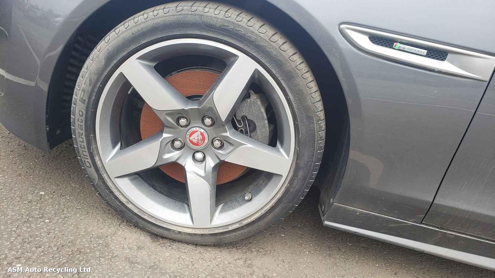 View Auto part Jaguar Xe 2018 4 Door Saloon Breaking