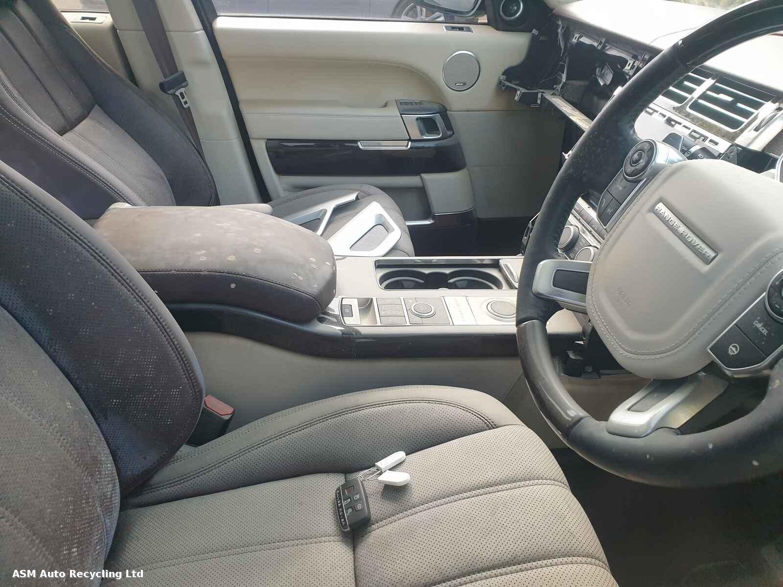 View Auto part Land Rover Range Rover 2014 5 Door Estate Breaking