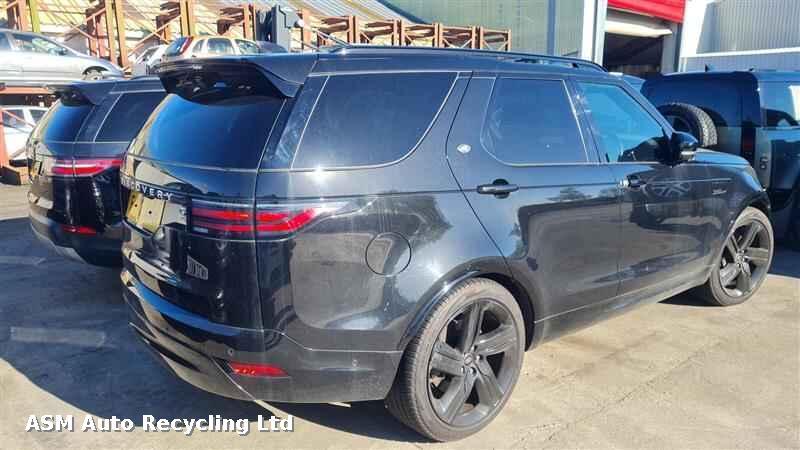View Auto part Land Rover Discovery 2022 5 Door Estate Breaking