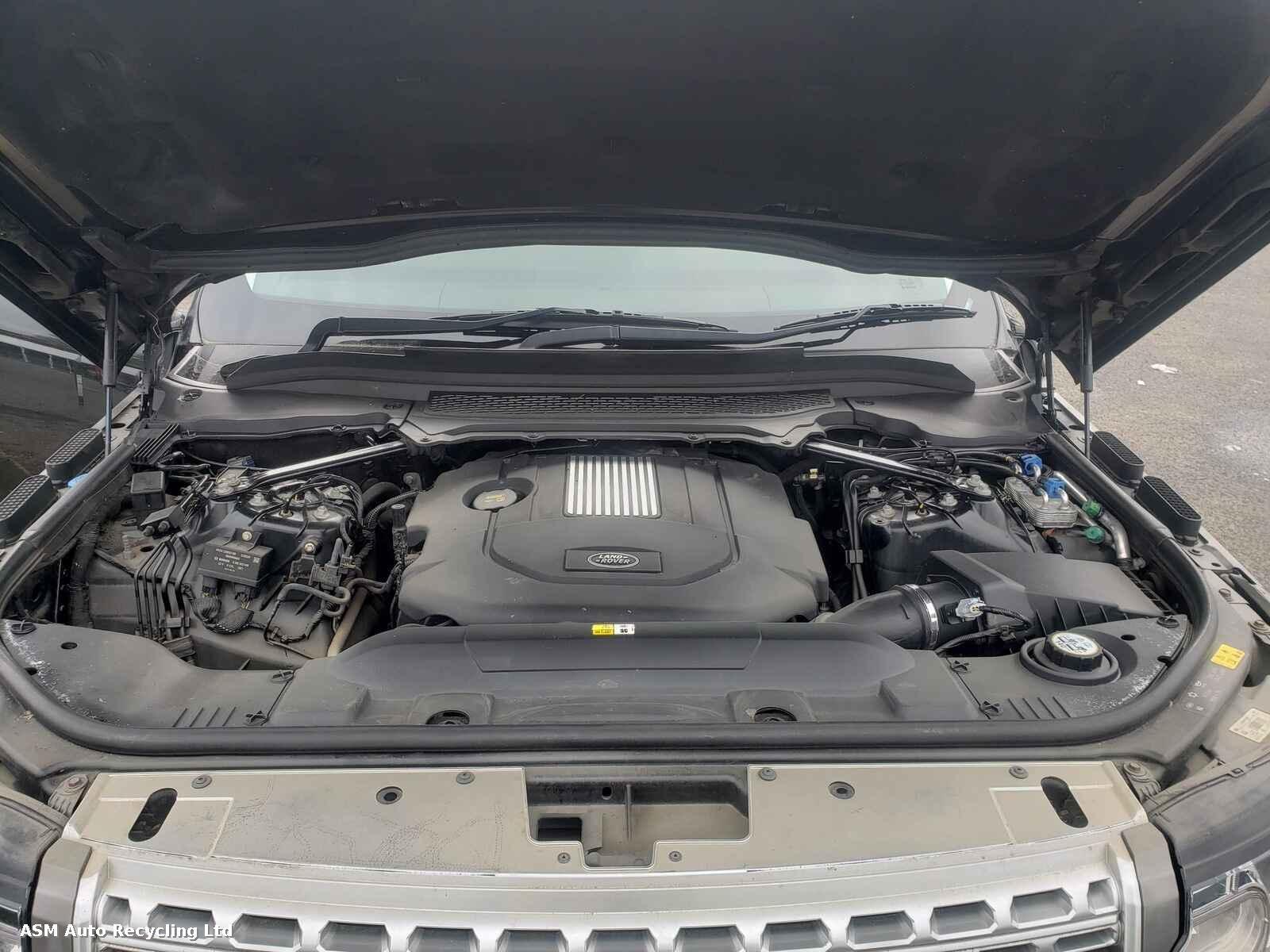 View Auto part Land Rover Range Rover 2015 5 Door Estate Breaking