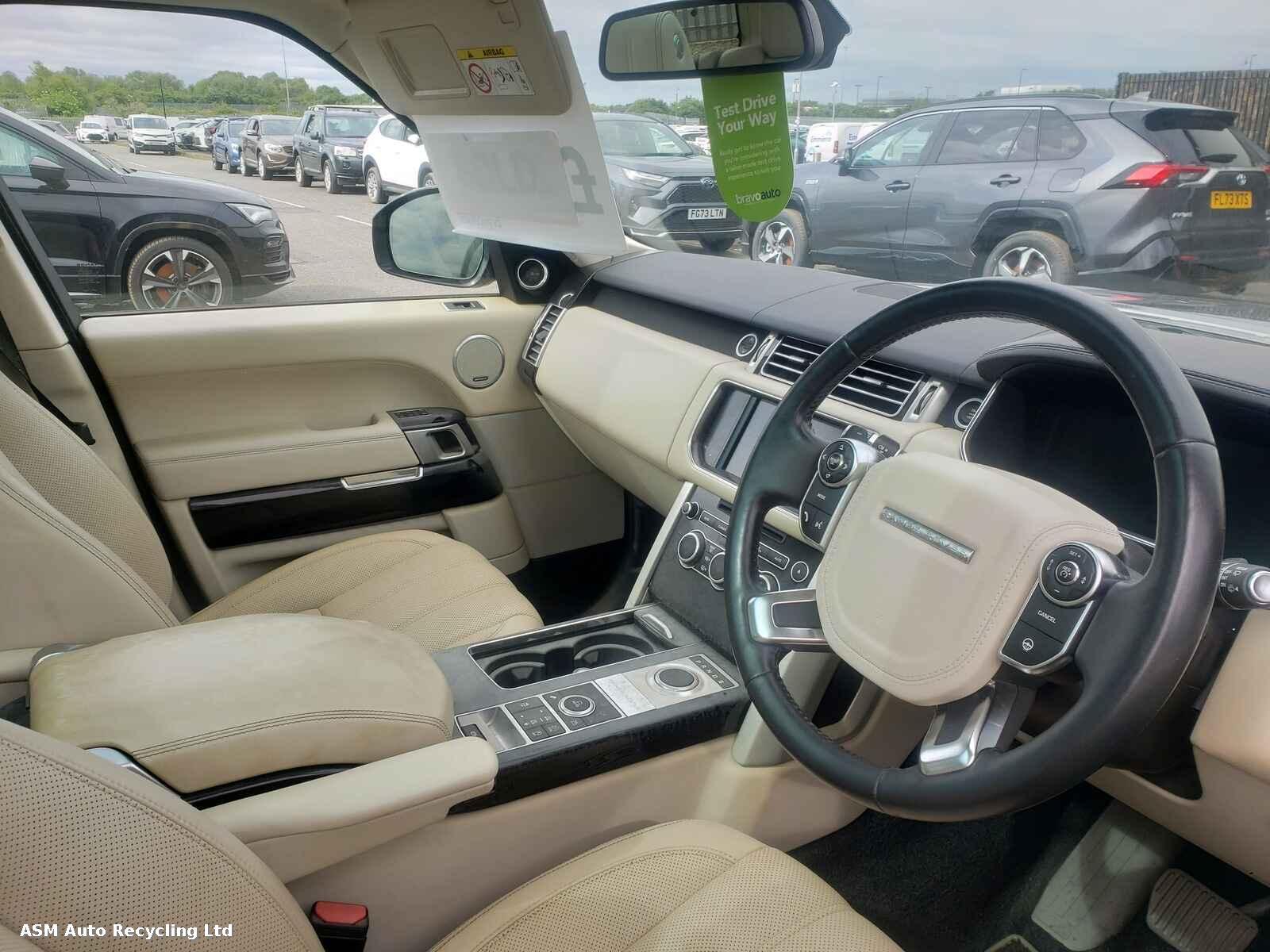 View Auto part Land Rover Range Rover 2015 5 Door Estate Breaking