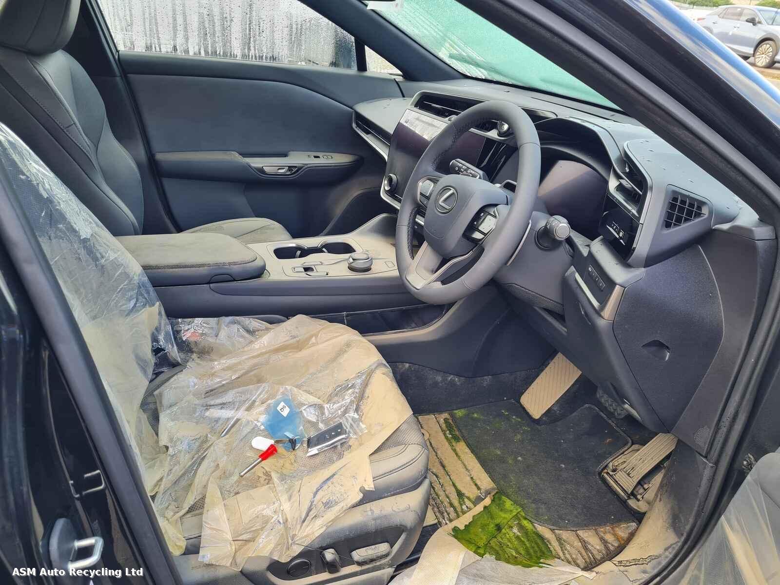 View Auto part Lexus Rz Series 2023 5 Door Estate Breaking