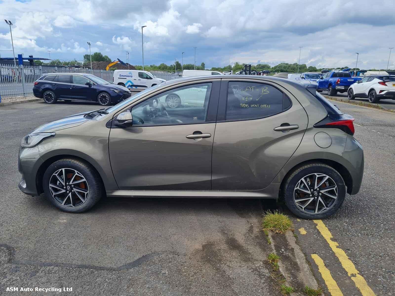 View Auto part Toyota Yaris 2023 5 Door Hatchback Breaking