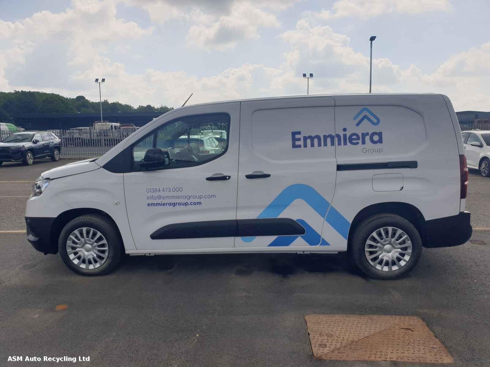 View Auto part Toyota Proace City 2023 Unknown Van Breaking