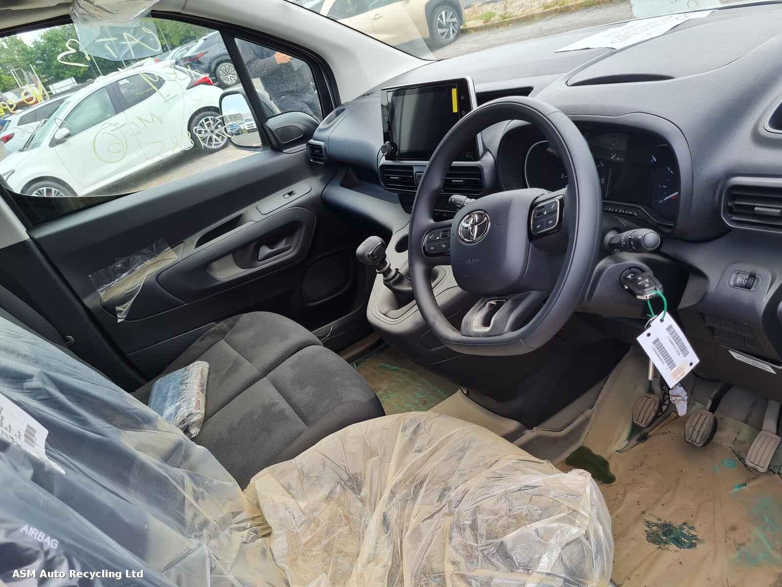 View Auto part Toyota Proace City 2024 Unknown Van Breaking