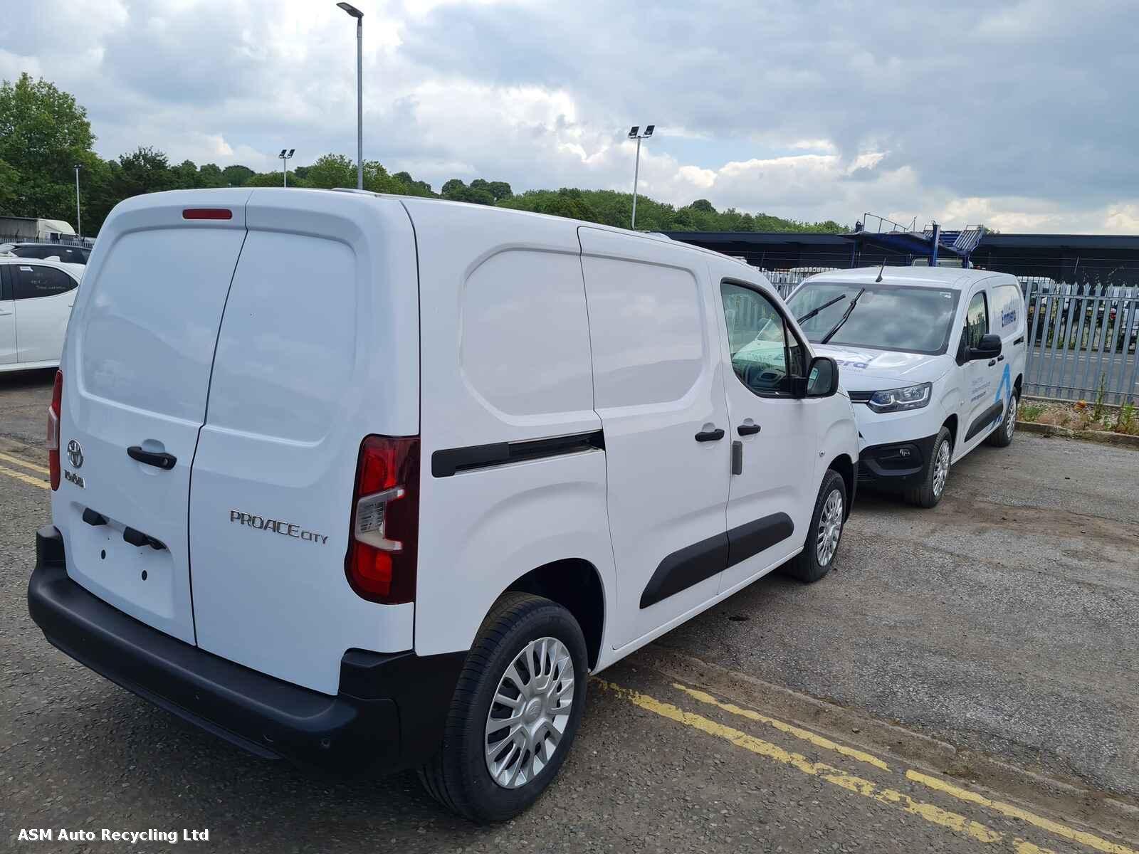 View Auto part Toyota Proace City 2024 Unknown Van Breaking