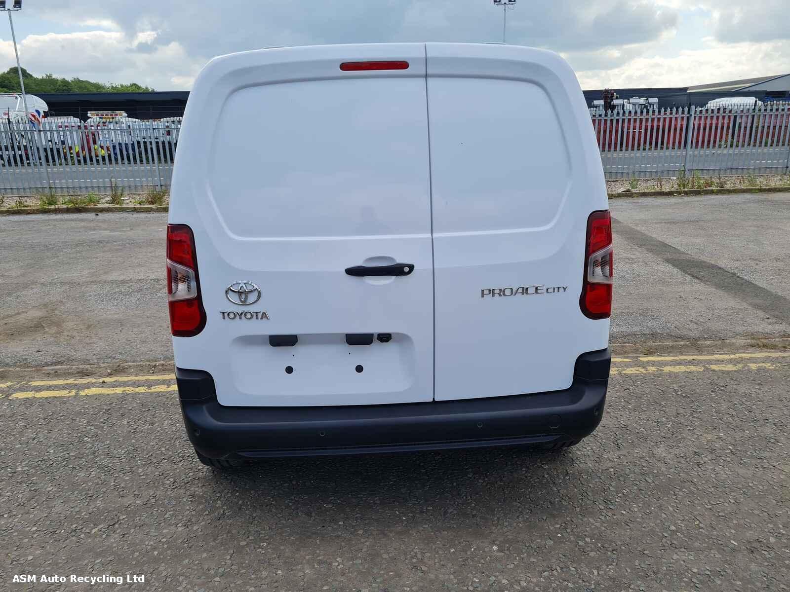 View Auto part Toyota Proace City 2024 Unknown Van Breaking