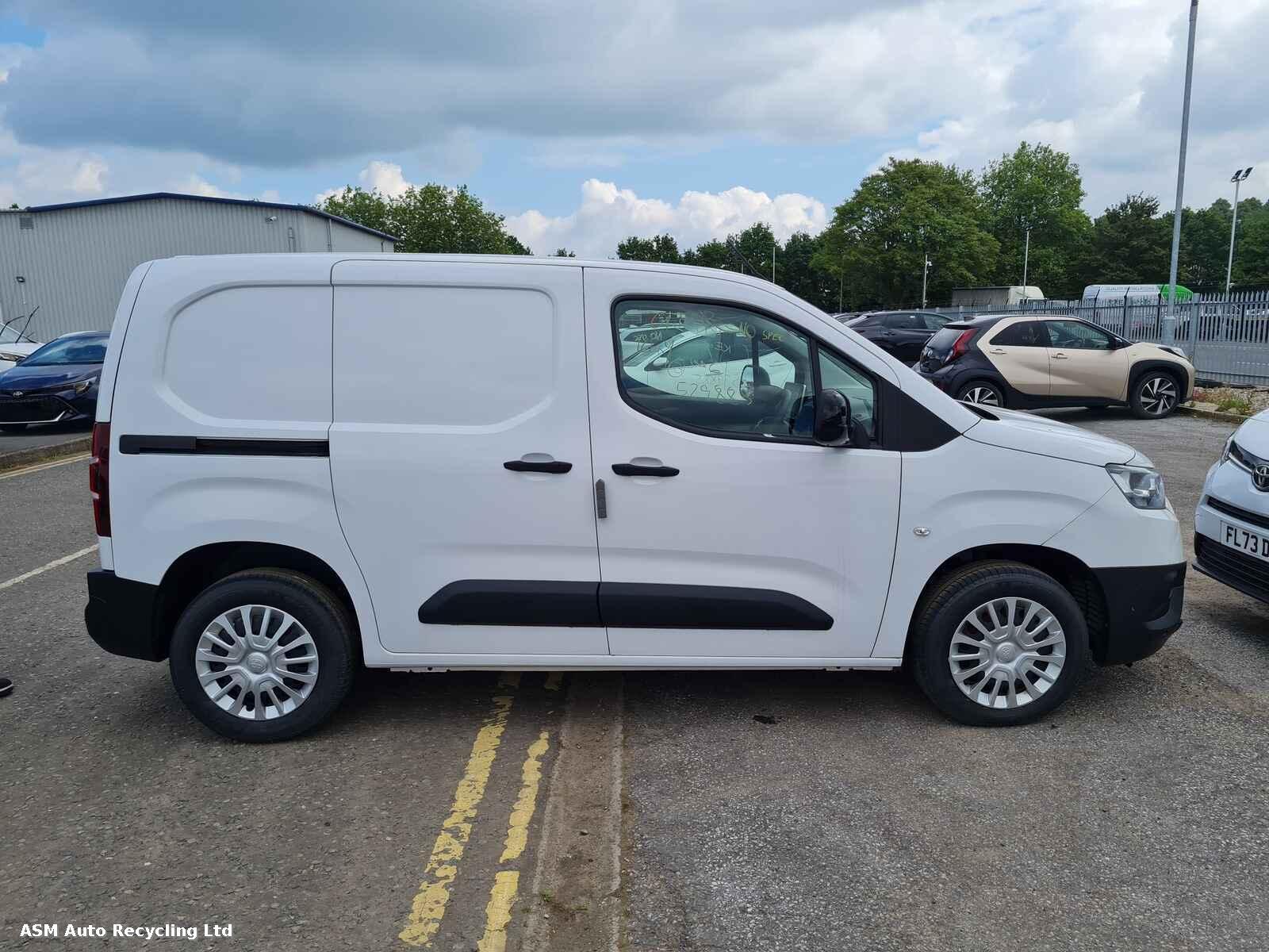 View Auto part Toyota Proace City 2024 Unknown Van Breaking
