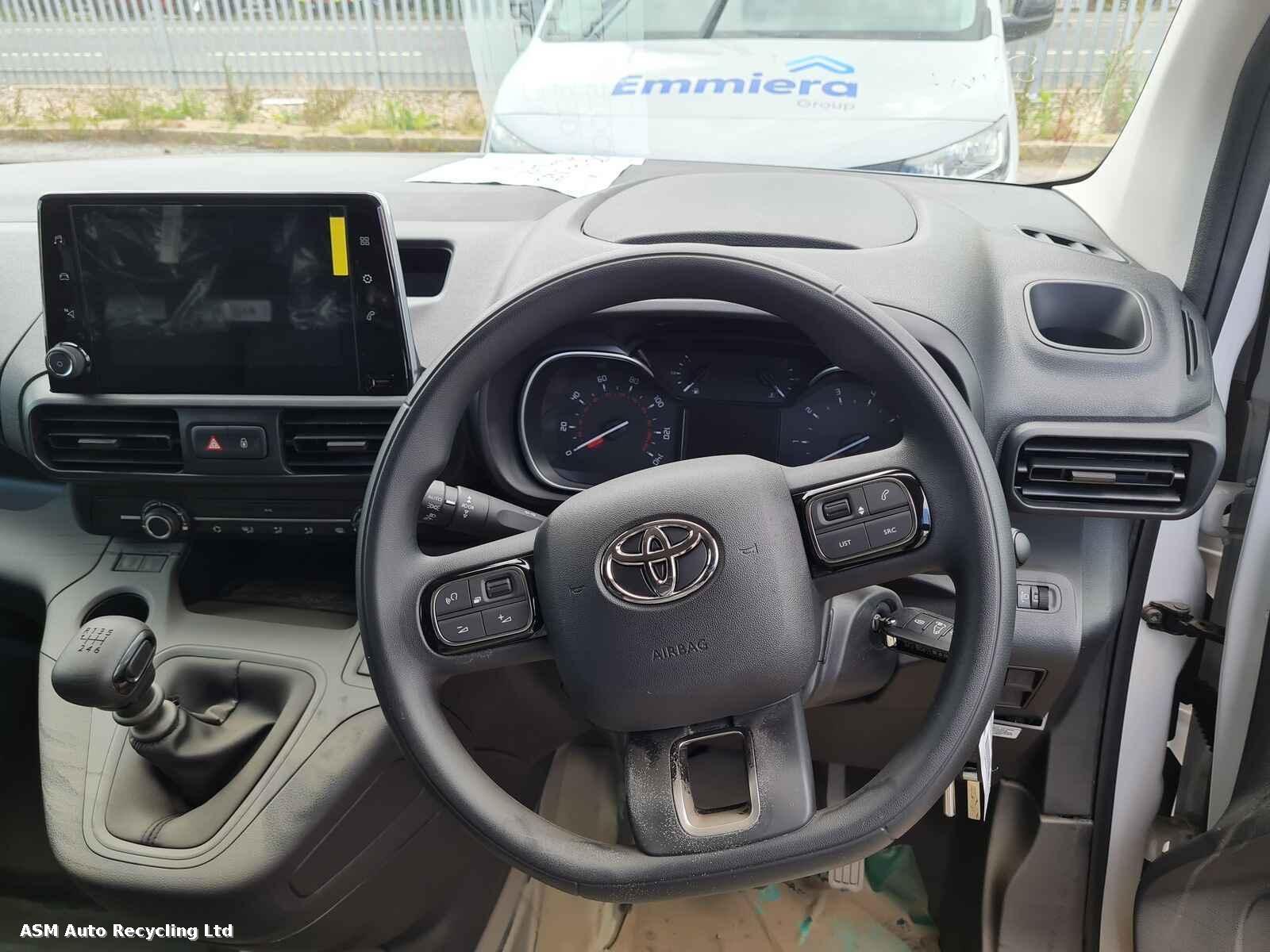 View Auto part Toyota Proace City 2024 Unknown Van Breaking