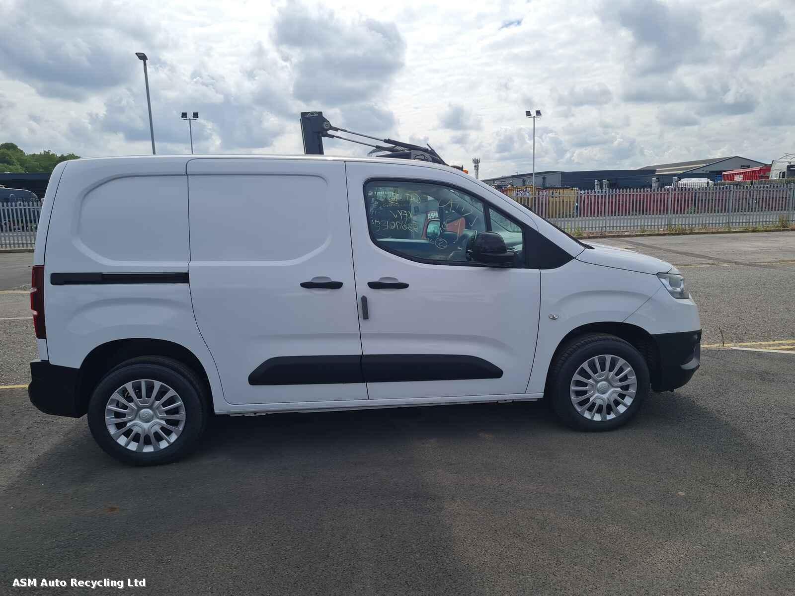 View Auto part Toyota Proace City 2022 Unknown Van Breaking