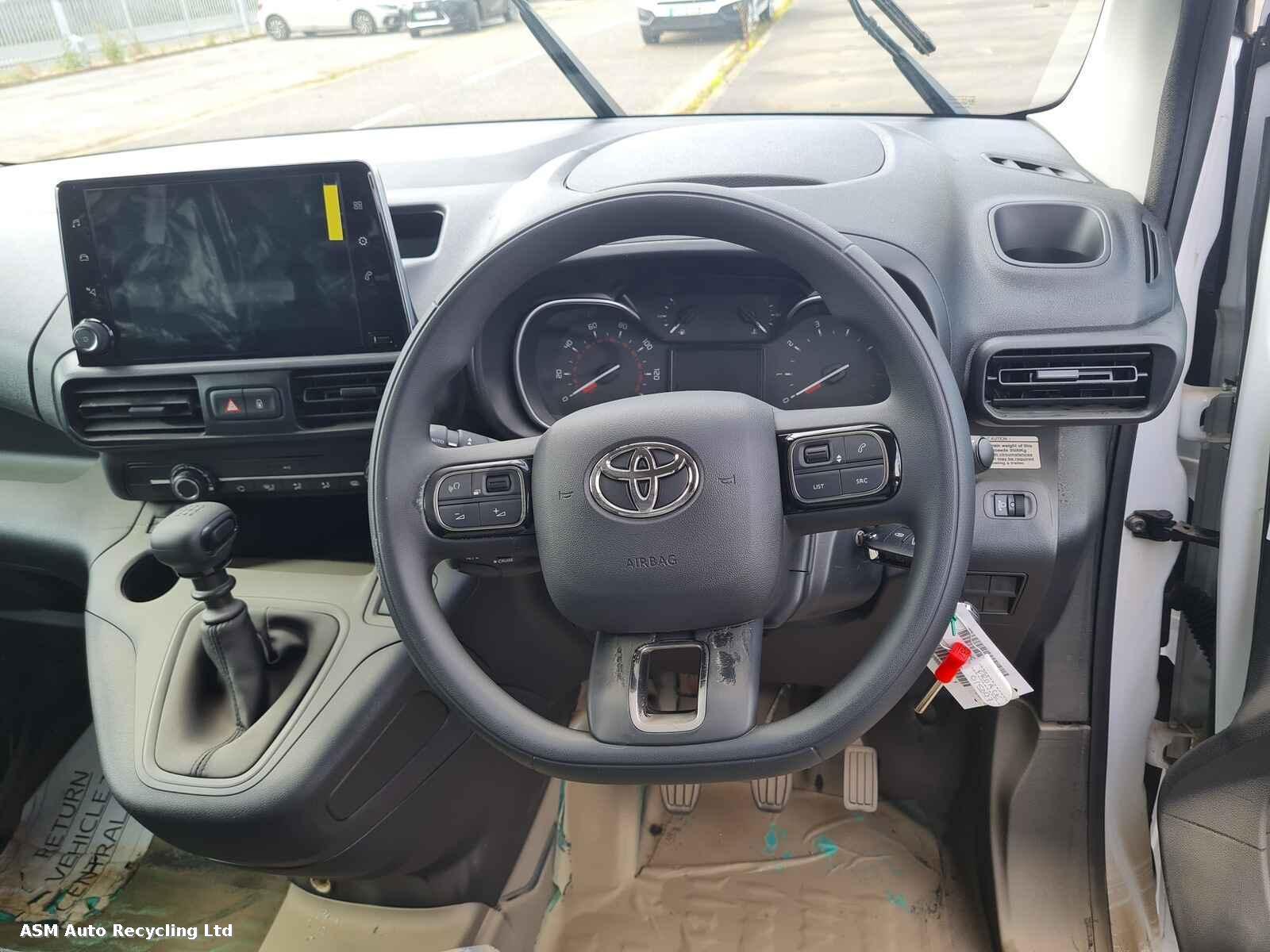 View Auto part Toyota Proace City 2022 Unknown Van Breaking