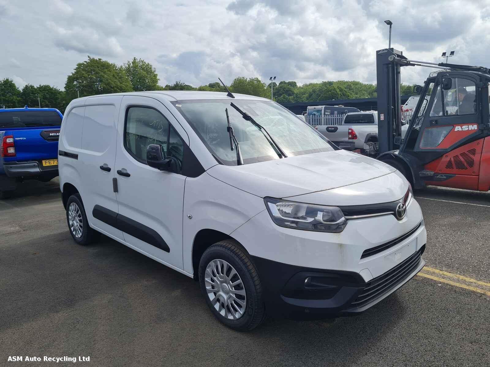 Image for a Toyota Proace City 2022 Unknown Van Breaking