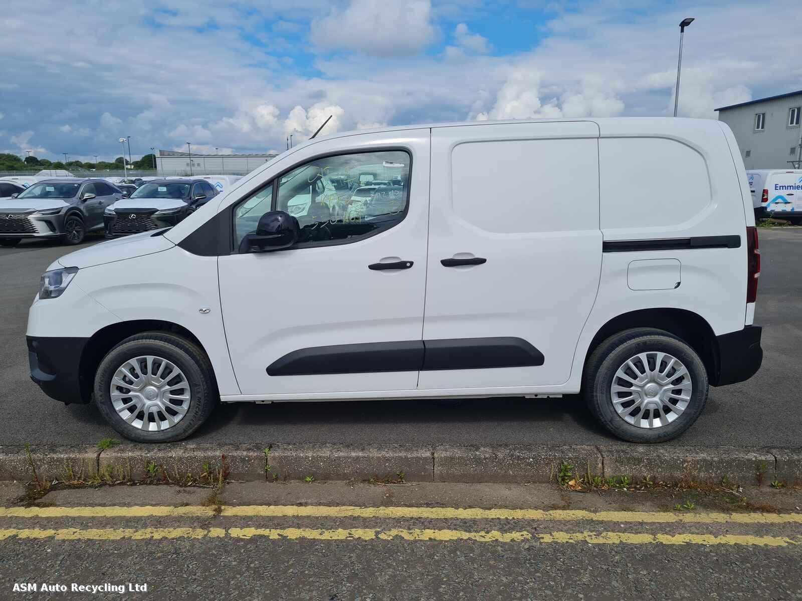 View Auto part Toyota Proace City 2022 Unknown Van Breaking