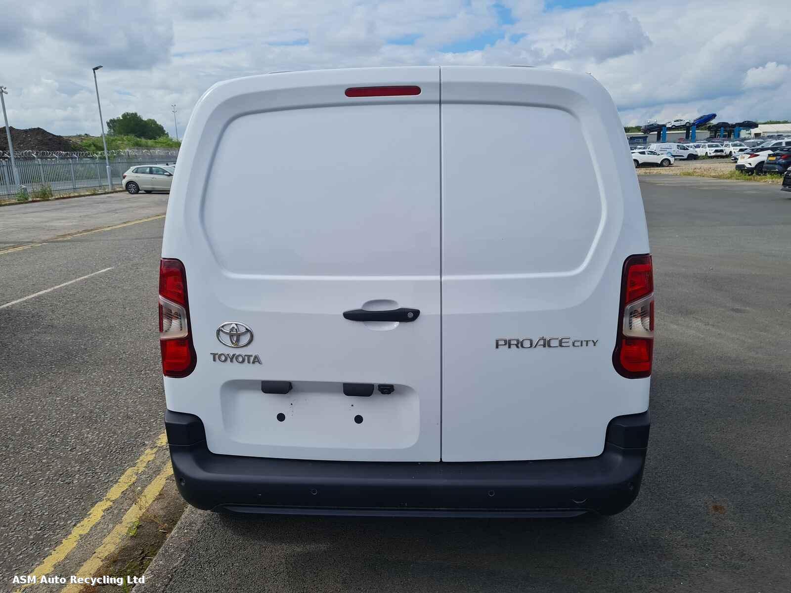 View Auto part Toyota Proace City 2022 Unknown Van Breaking