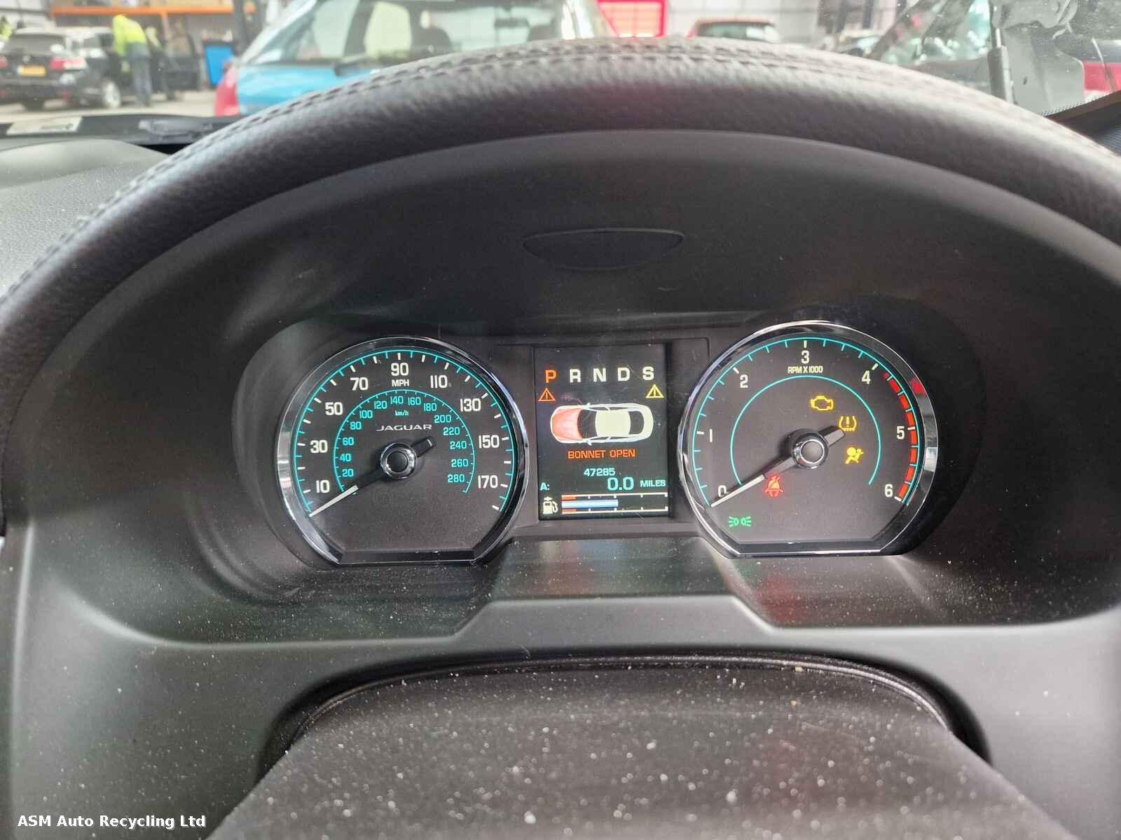 Jaguar Xf 2015 4 Door Saloon Breaking View Auto part Jaguar Xf 2015 4 Door Saloon Breaking