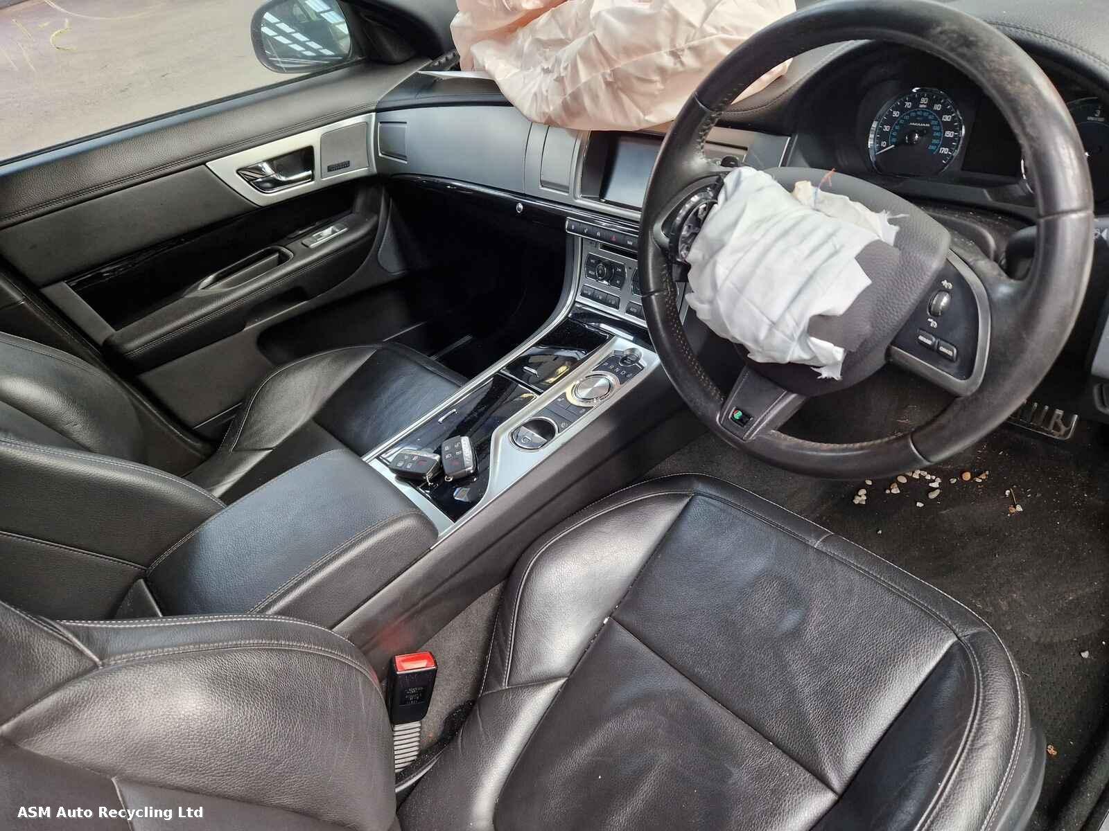 Jaguar Xf 2015 4 Door Saloon Breaking View Auto part Jaguar Xf 2015 4 Door Saloon Breaking