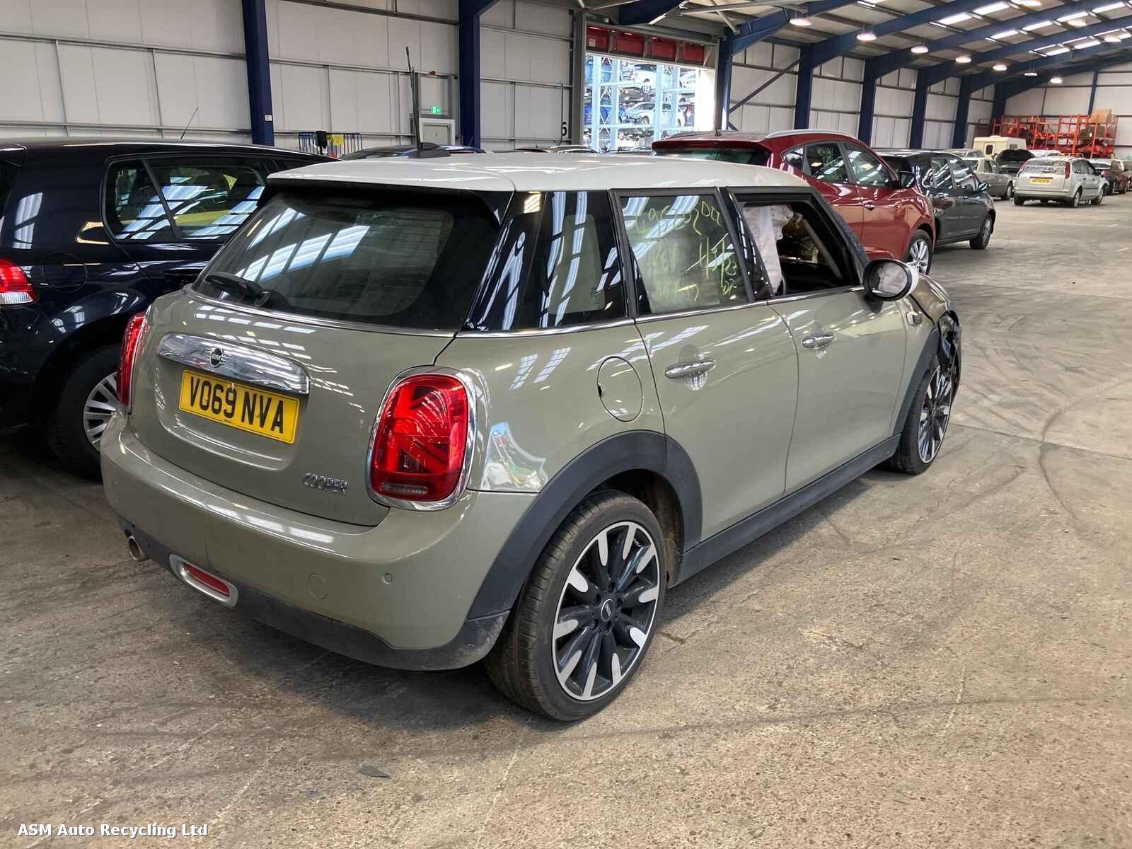 Mini (bmw) Mini 2019 5 Door Hatchback Breaking View Auto part Mini (bmw) Mini 2019 5 Door Hatchback Breaking