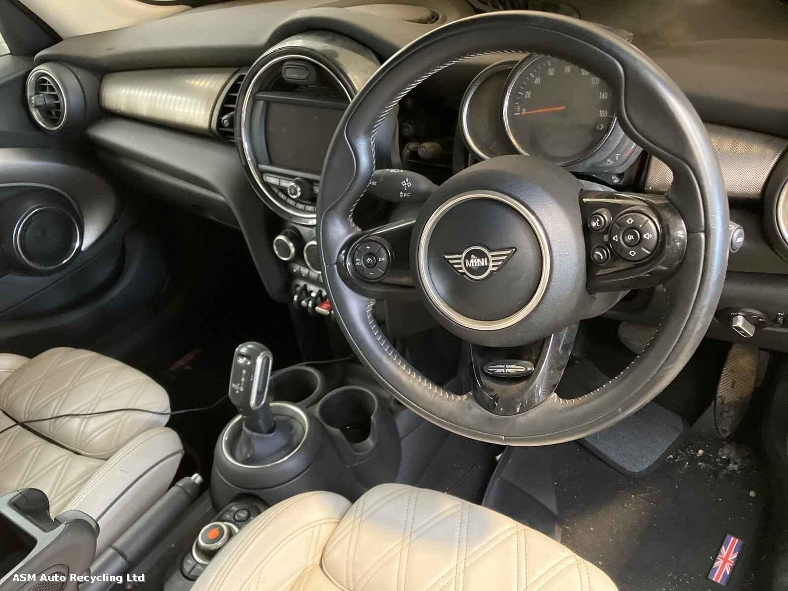 Mini (bmw) Mini 2019 5 Door Hatchback Breaking View Auto part Mini (bmw) Mini 2019 5 Door Hatchback Breaking