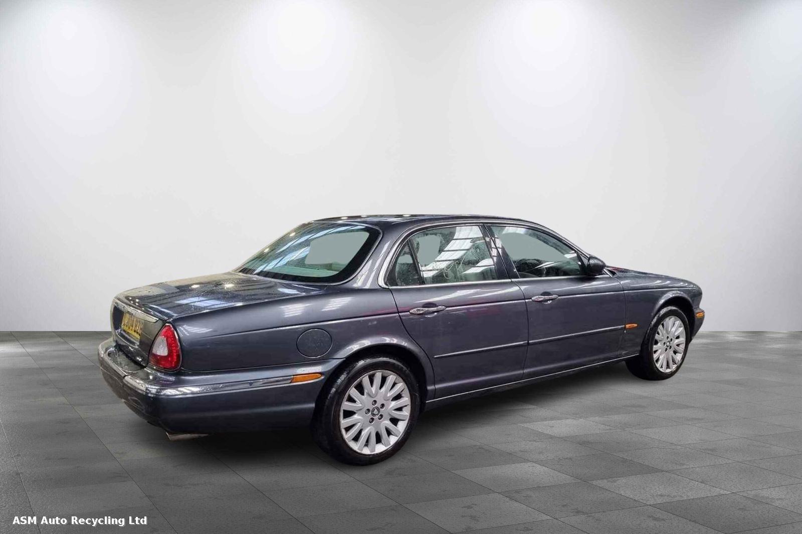 View Auto part Jaguar Xj 2004 4 Door Saloon Breaking