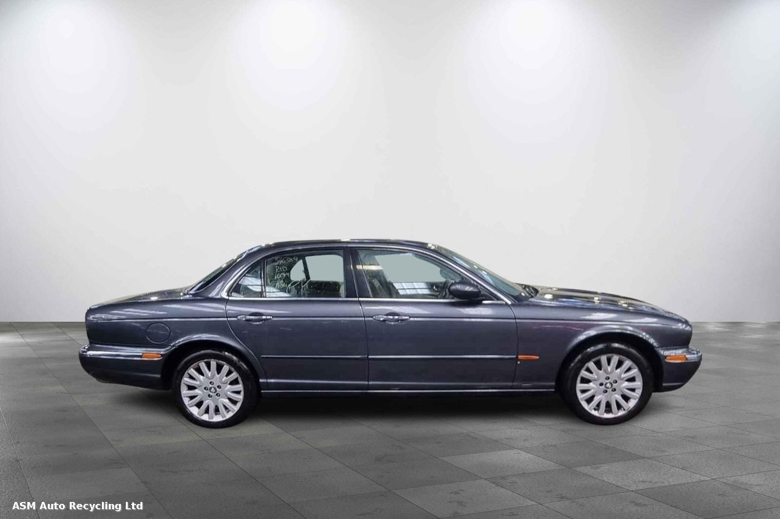 View Auto part Jaguar Xj 2004 4 Door Saloon Breaking