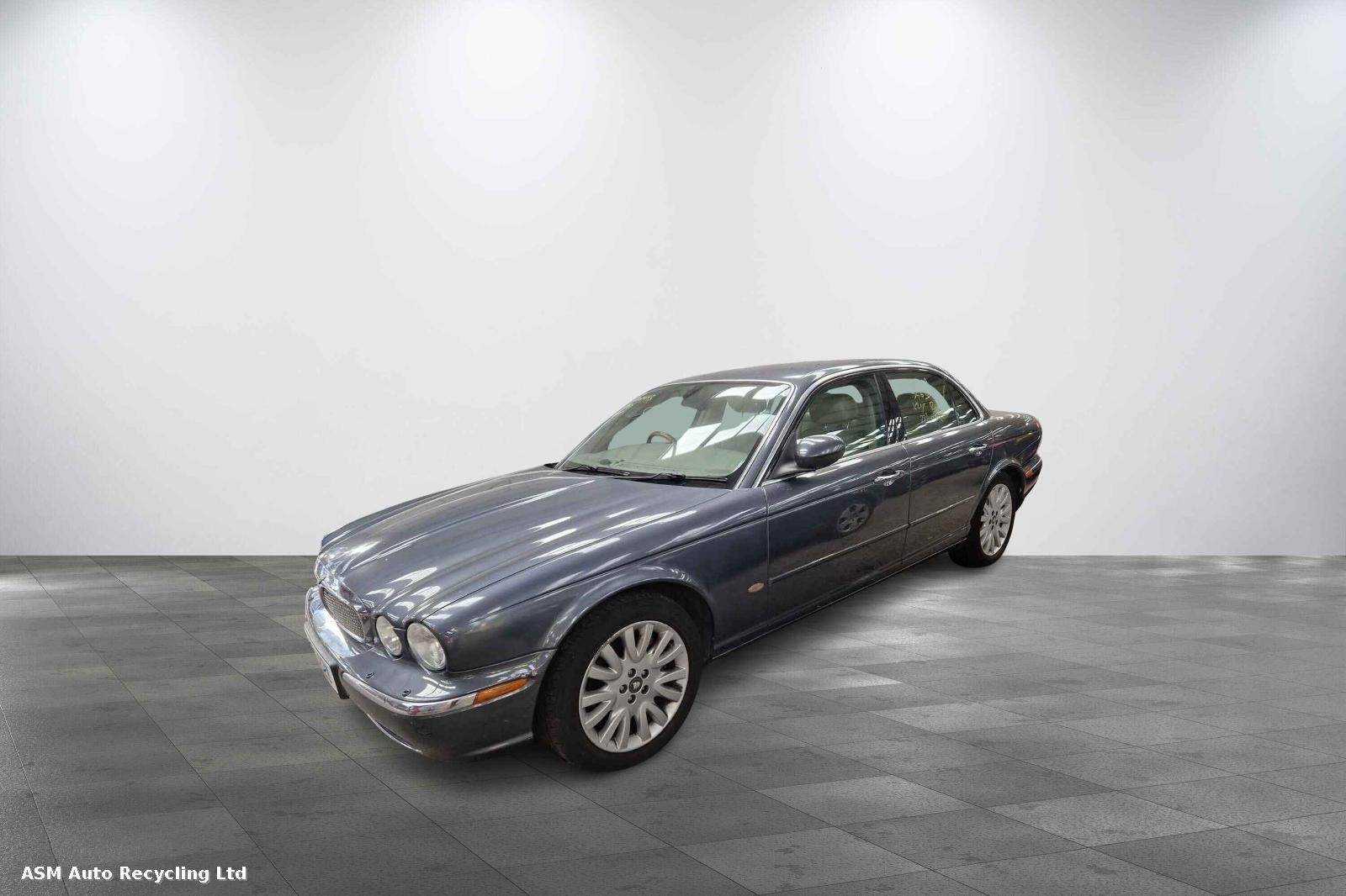 View Auto part Jaguar Xj 2004 4 Door Saloon Breaking
