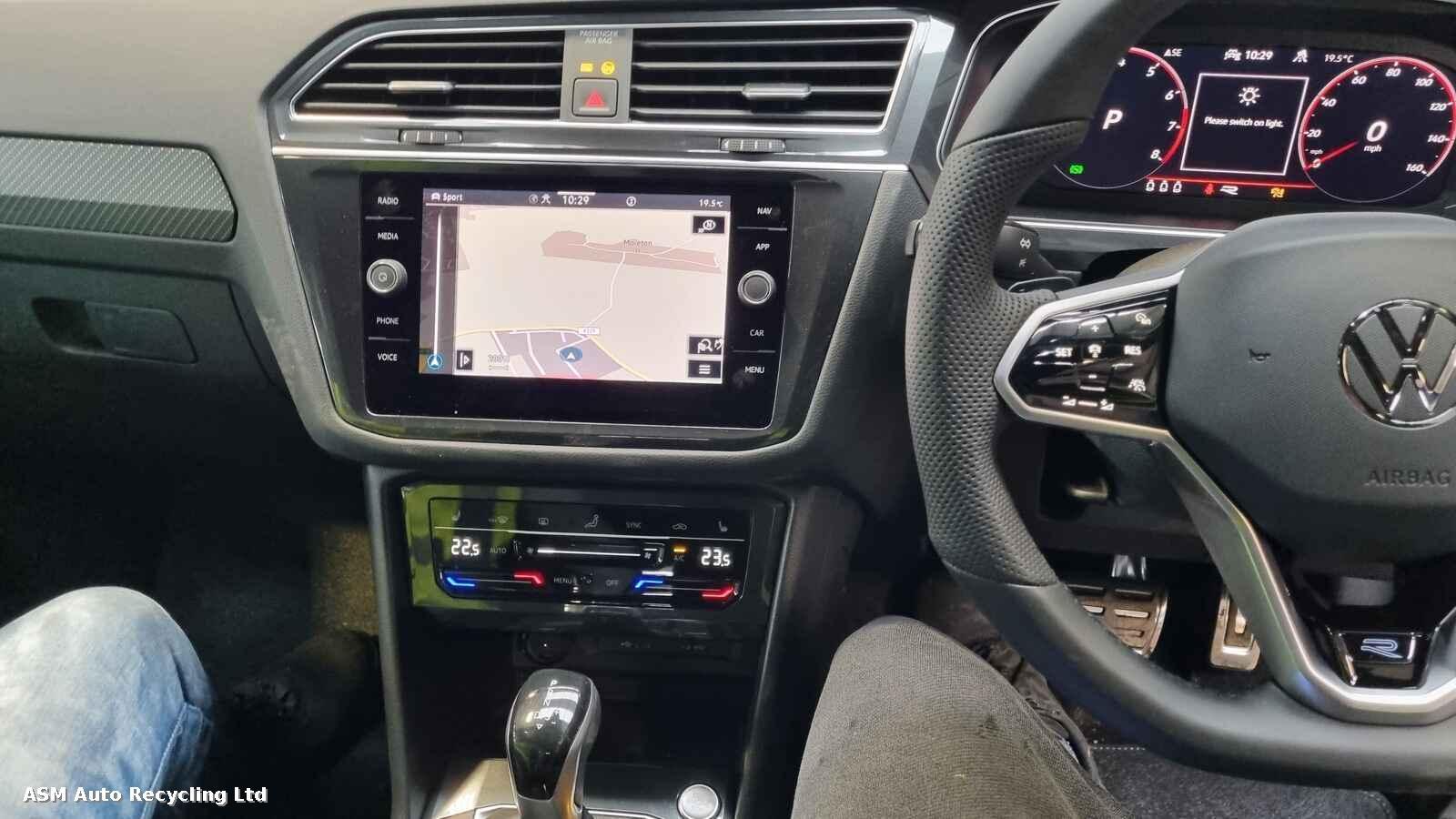 View Auto part Volkswagen Tiguan 2023 5 Door Estate Breaking