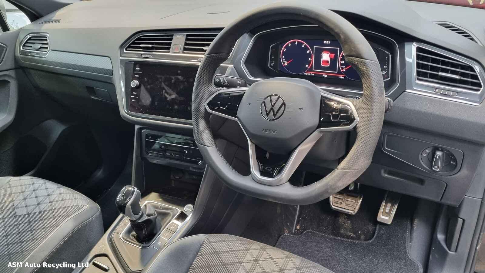 View Auto part Volkswagen Tiguan 2023 5 Door Estate Breaking