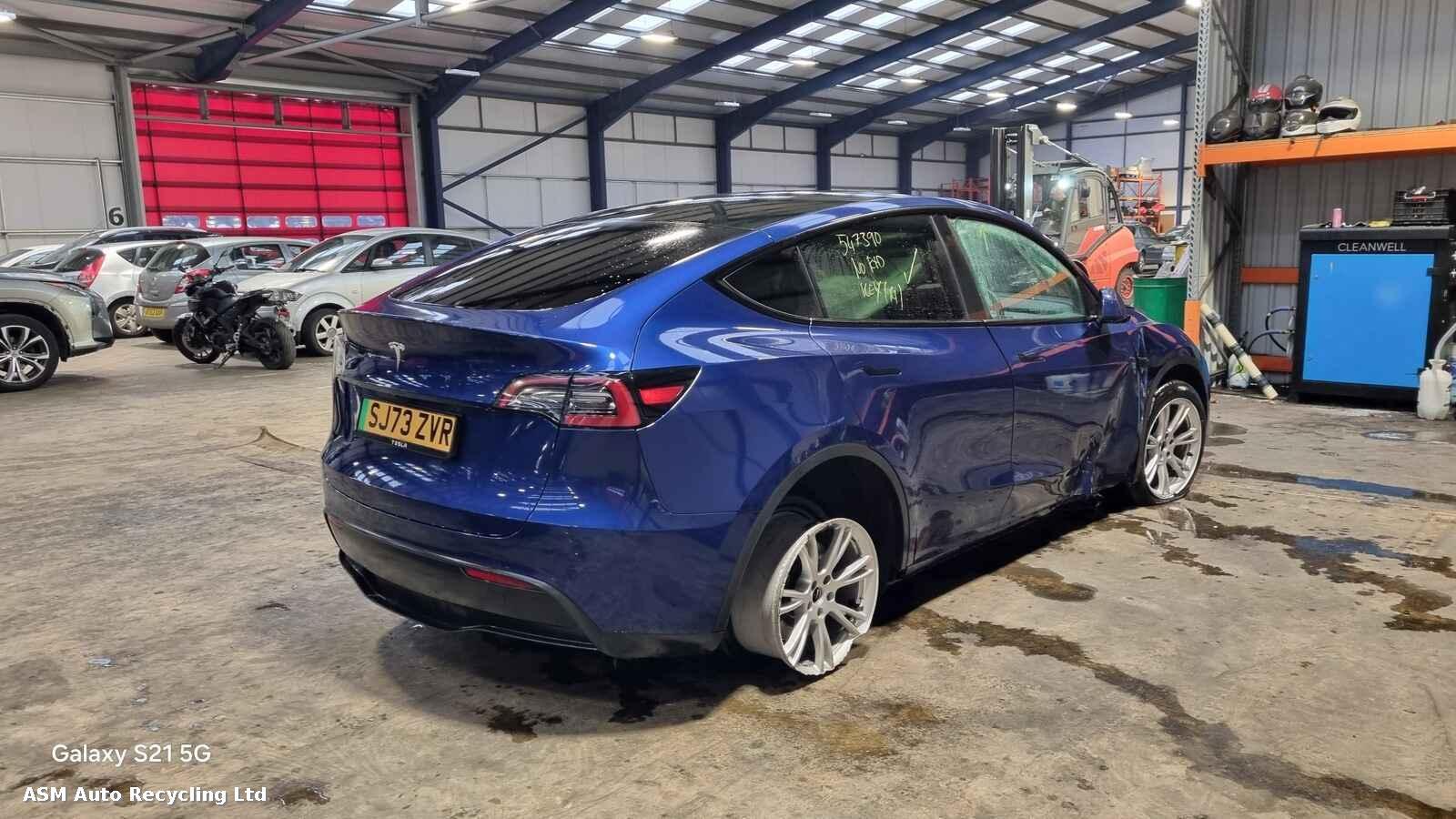 View Auto part Tesla Model Y 2023 5 Door Mpv Breaking