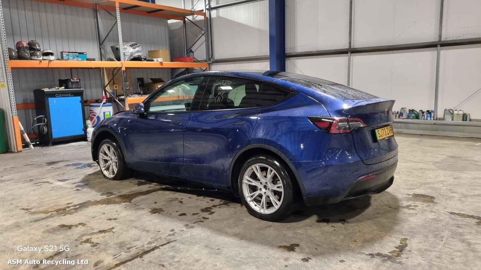 View Auto part Tesla Model Y 2023 5 Door Mpv Breaking